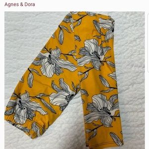 Small/Medium leggings by Agnes & Dora